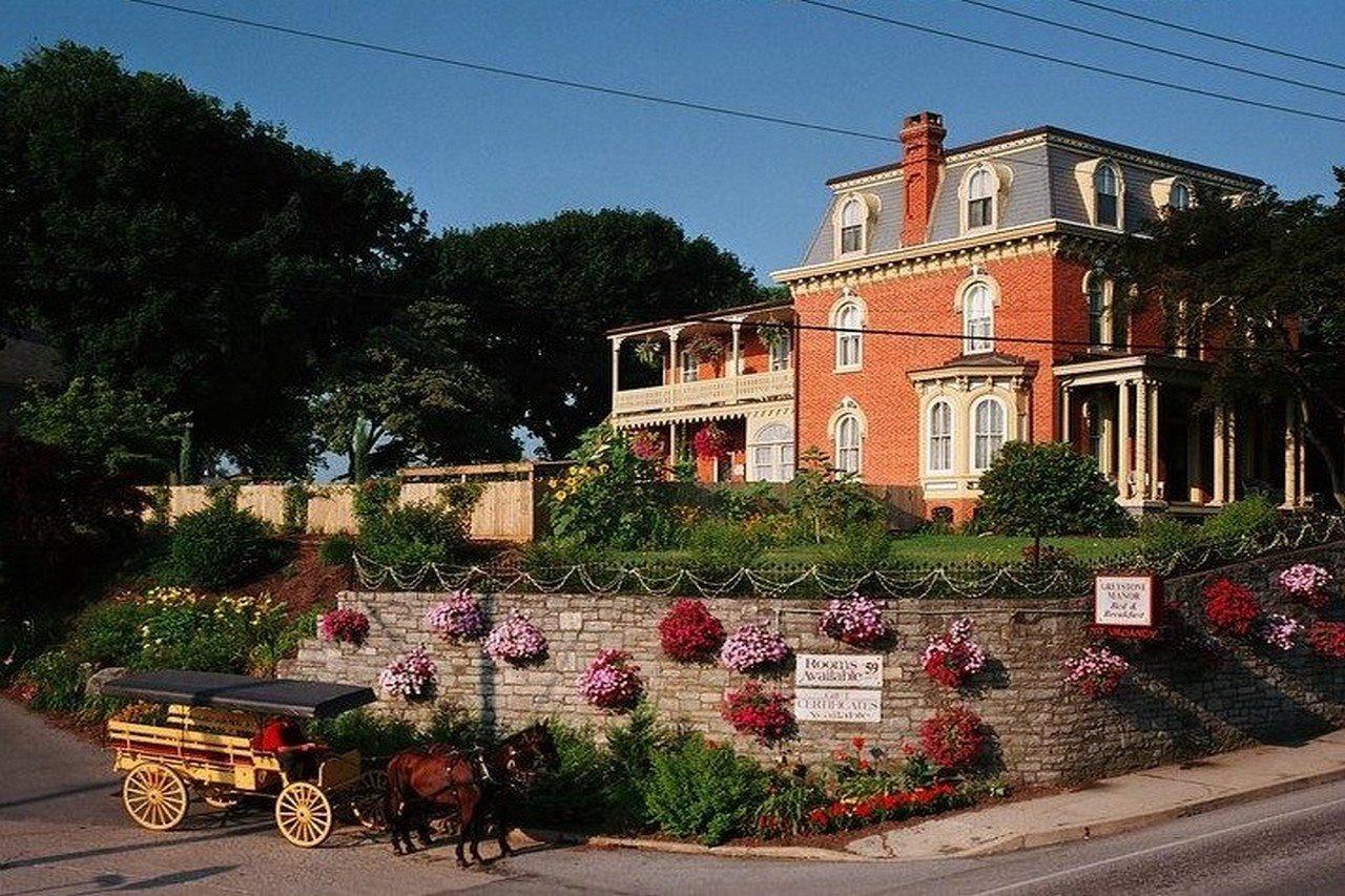 Greystone Manor Bed & Breakfast Bird-in-Hand Екстер'єр фото