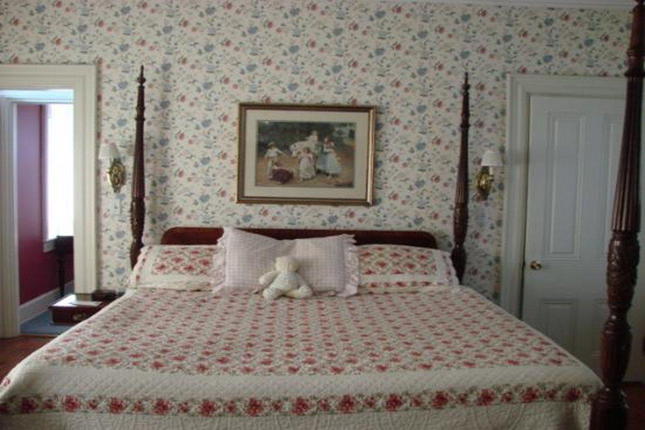 Greystone Manor Bed & Breakfast Bird-in-Hand Екстер'єр фото