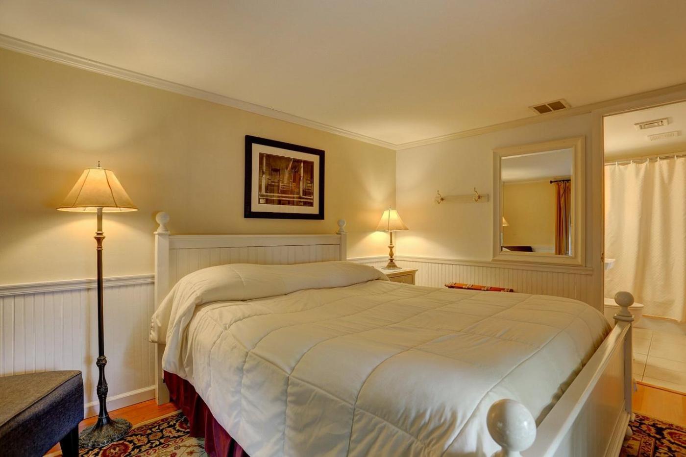 Greystone Manor Bed & Breakfast Bird-in-Hand Екстер'єр фото