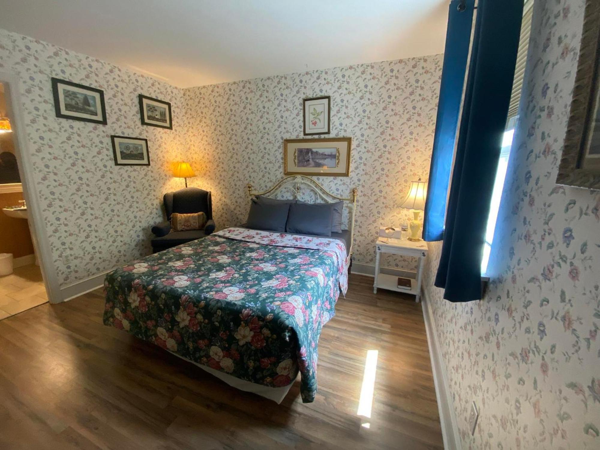 Greystone Manor Bed & Breakfast Bird-in-Hand Екстер'єр фото