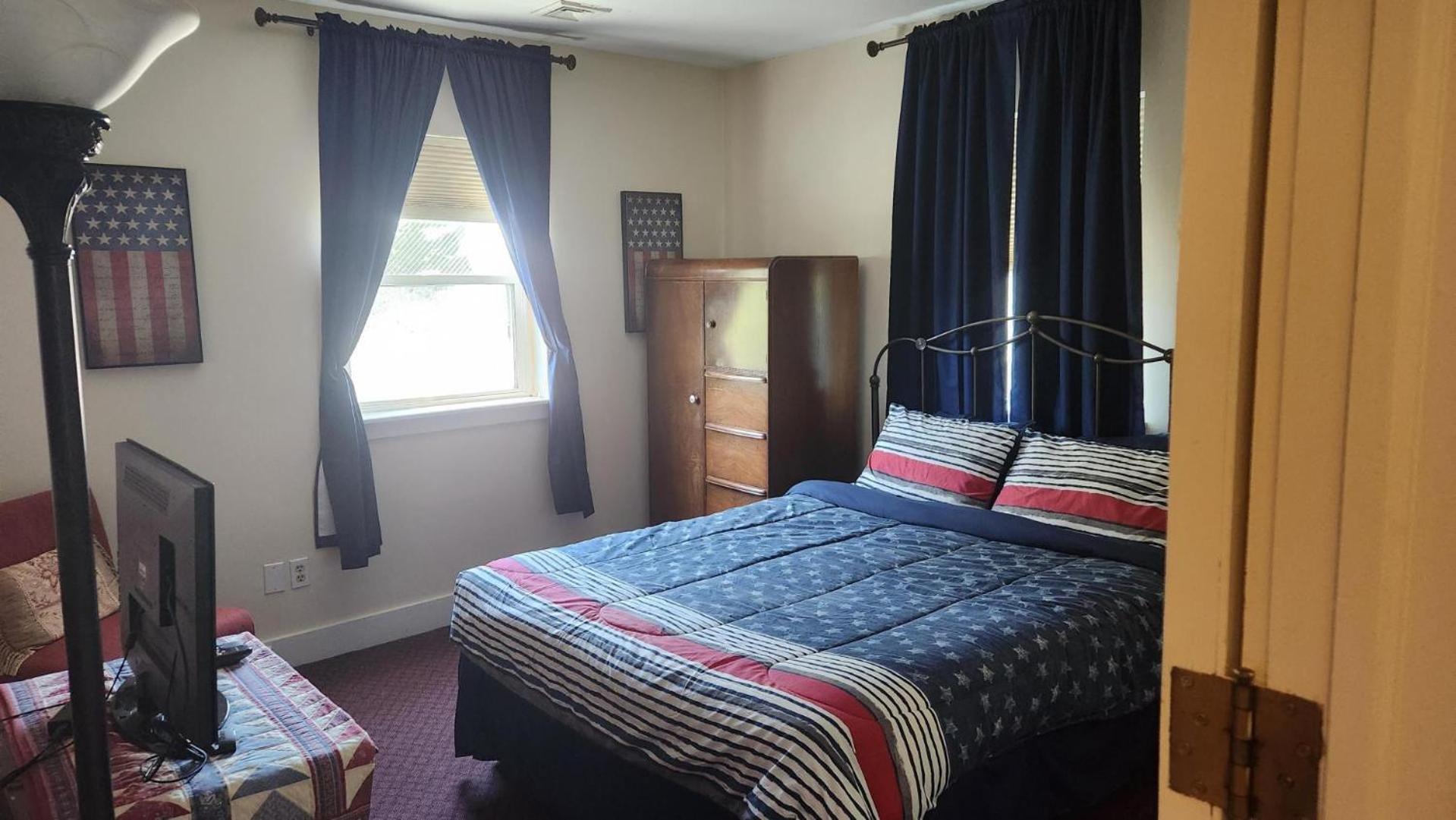 Greystone Manor Bed & Breakfast Bird-in-Hand Екстер'єр фото