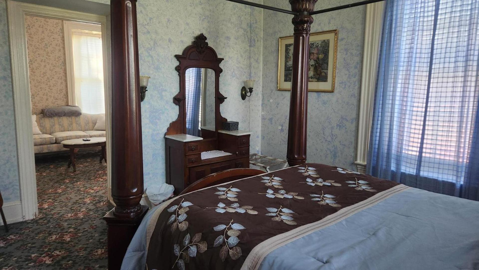 Greystone Manor Bed & Breakfast Bird-in-Hand Екстер'єр фото