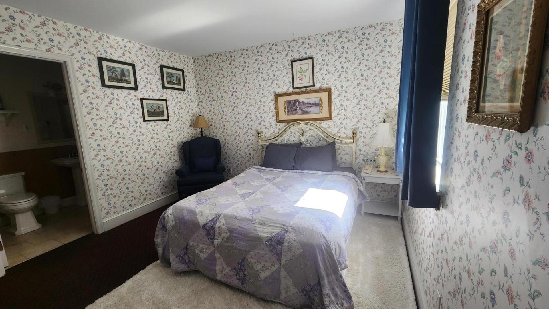 Greystone Manor Bed & Breakfast Bird-in-Hand Екстер'єр фото