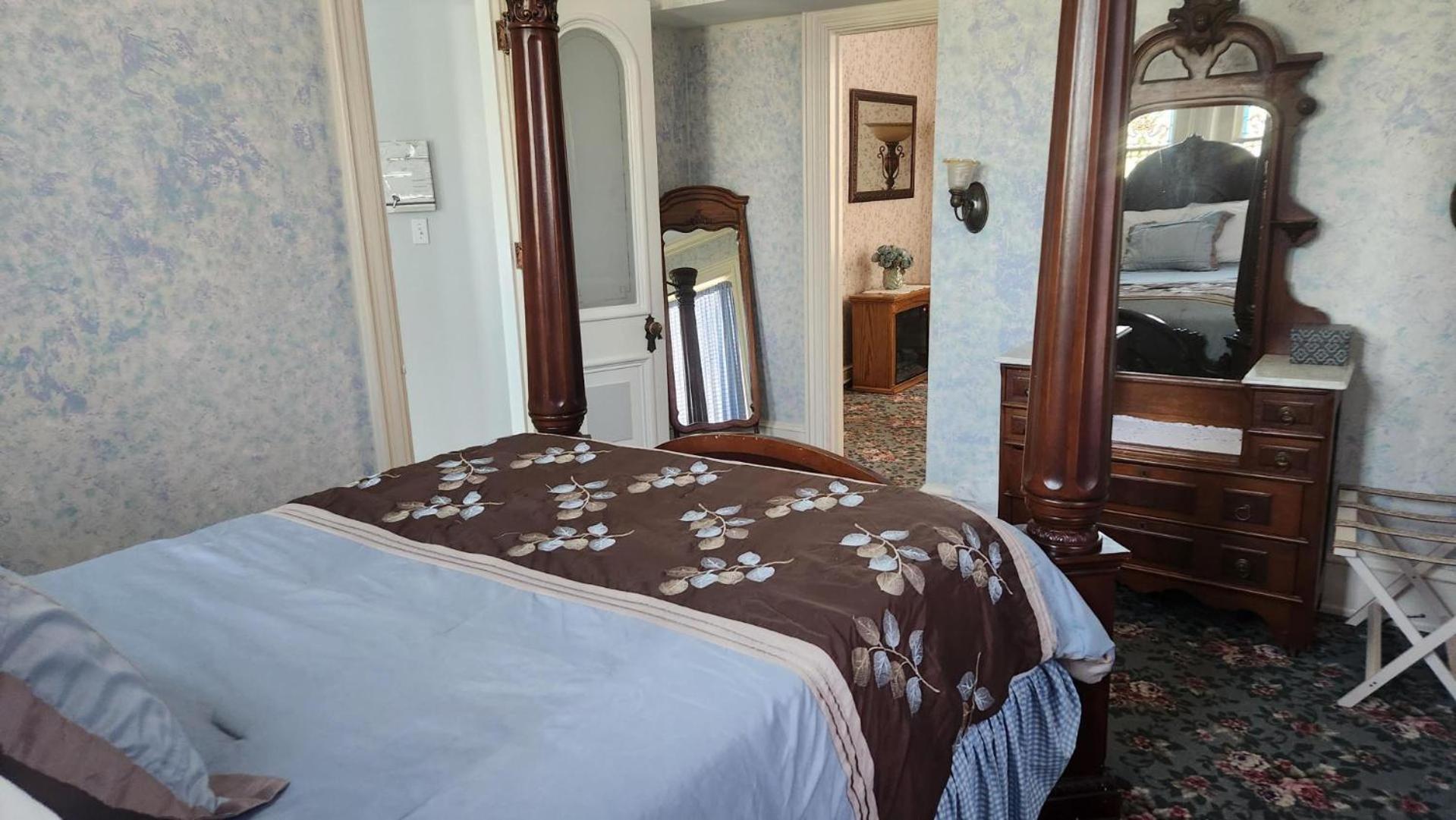 Greystone Manor Bed & Breakfast Bird-in-Hand Екстер'єр фото