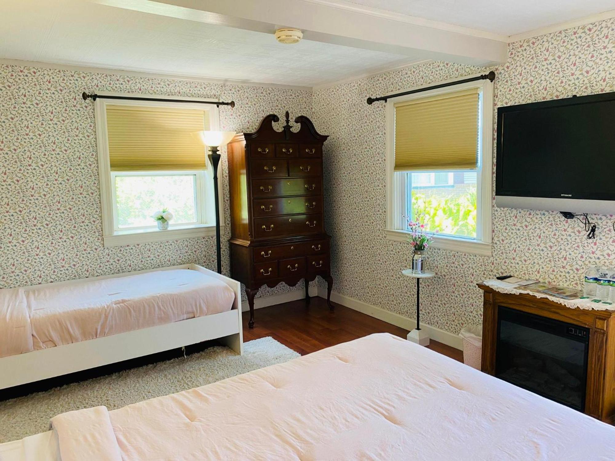Greystone Manor Bed & Breakfast Bird-in-Hand Екстер'єр фото