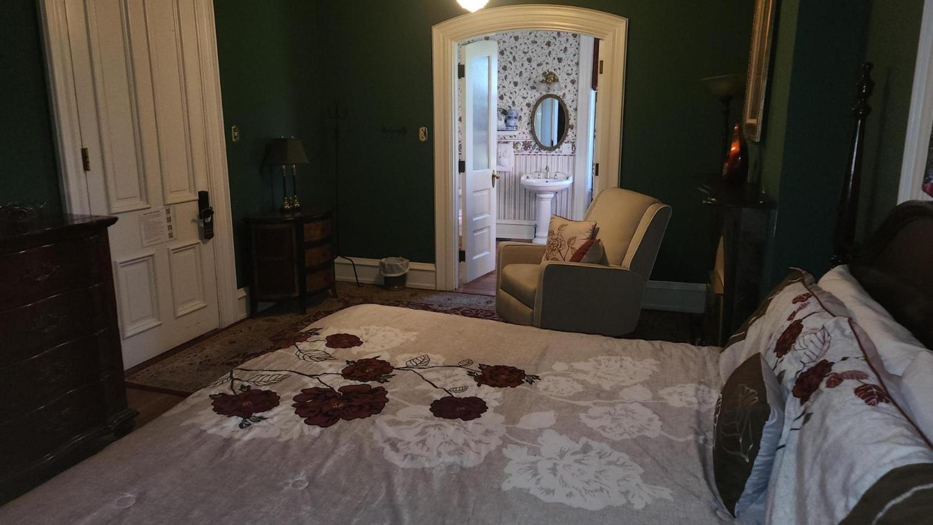 Greystone Manor Bed & Breakfast Bird-in-Hand Екстер'єр фото